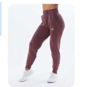 ELMTS Cuffed Jogger - Mauve
Details: M Stylish Mauve Joggers